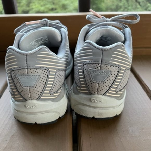 Brooks Woman’s athletic walking shoes - Like NEW - Picture 6 of 9